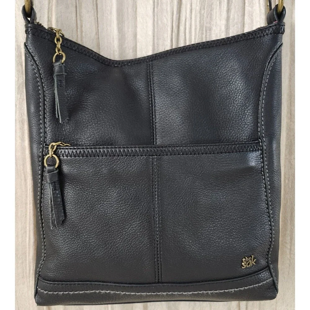 The Sak Black Pebbled Genuine Leather Crossbody Shoulder Bag Purse Hobo Soft - Picture 1 of 8